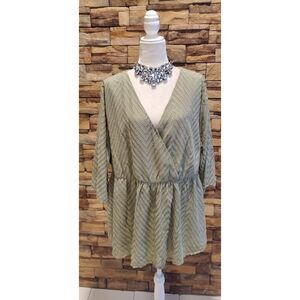 BLOOMCHIC BLOUSE GREEN 3/4 SLEEVE SIZE 3X(NO INFO TAGS)